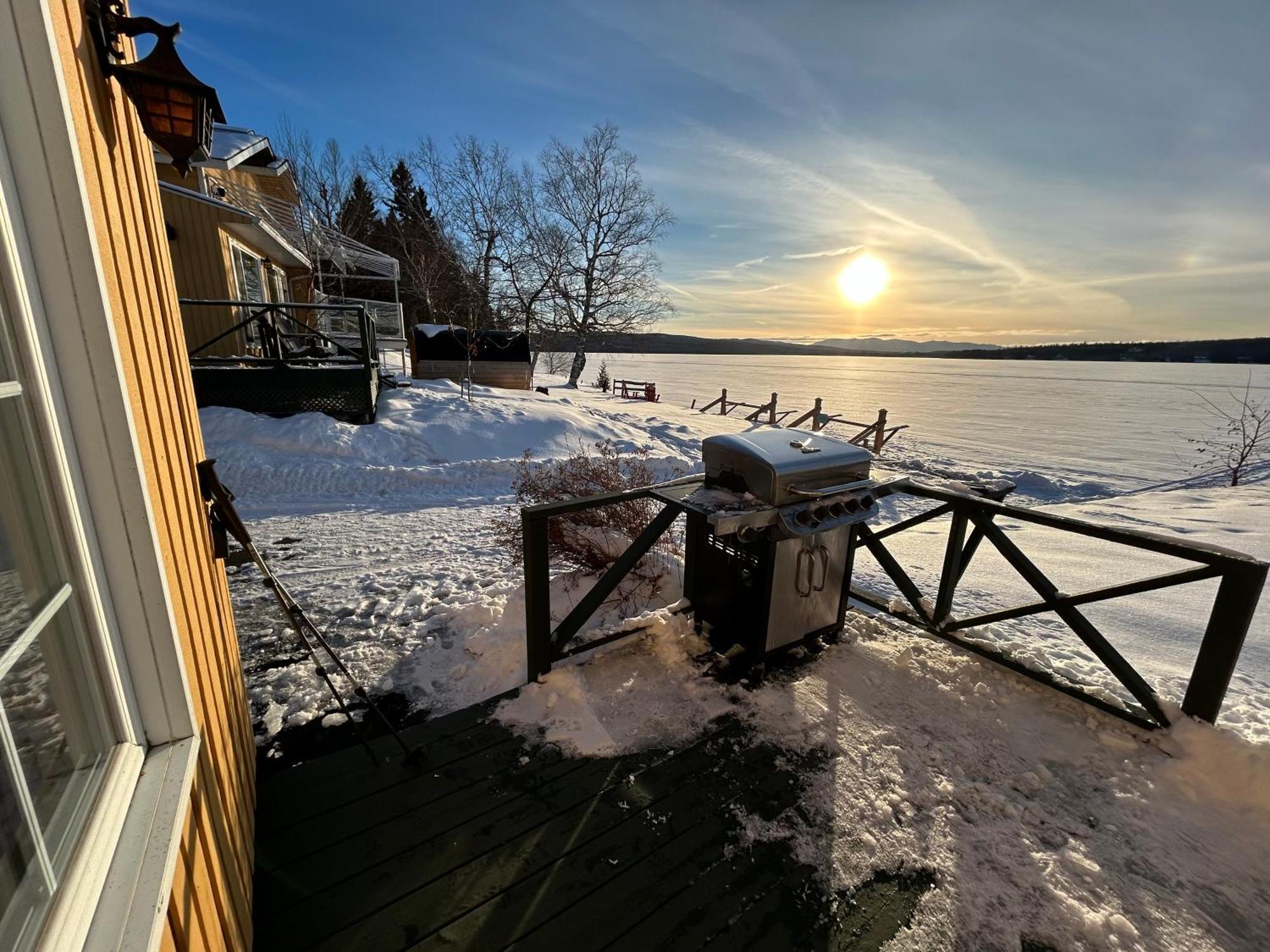 Auberge Et Chalets Sur Le Lac Lac-Mégantic Exterior foto
