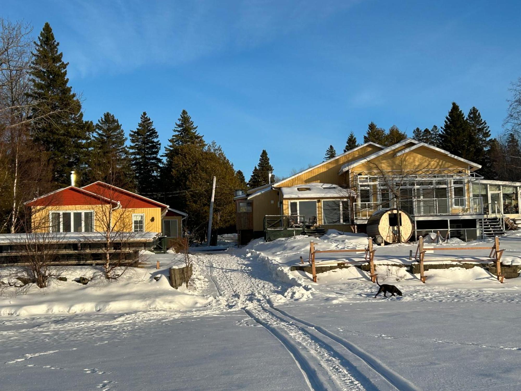 Auberge Et Chalets Sur Le Lac Lac-Mégantic Exterior foto