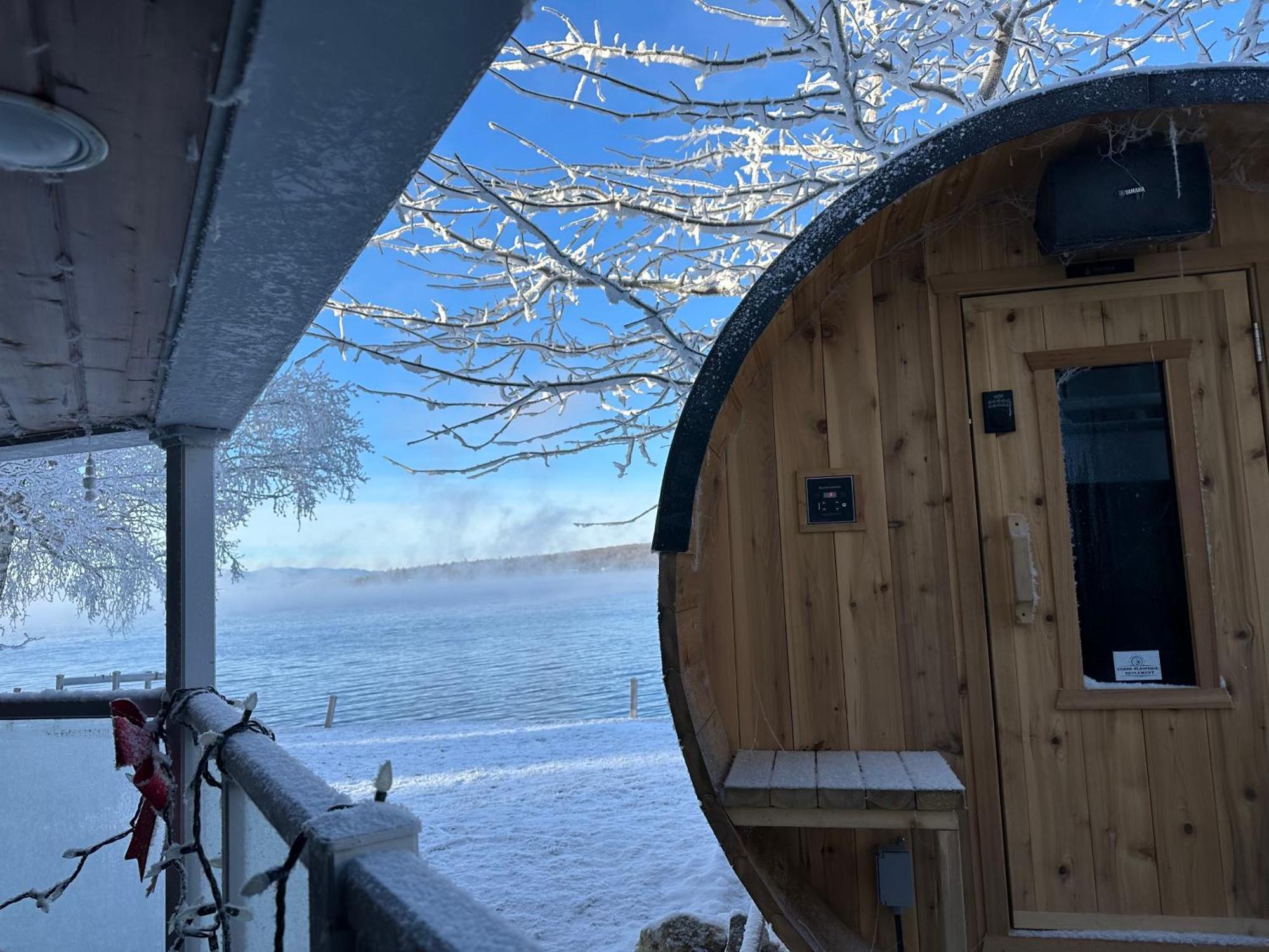 Auberge Et Chalets Sur Le Lac Lac-Mégantic Exterior foto