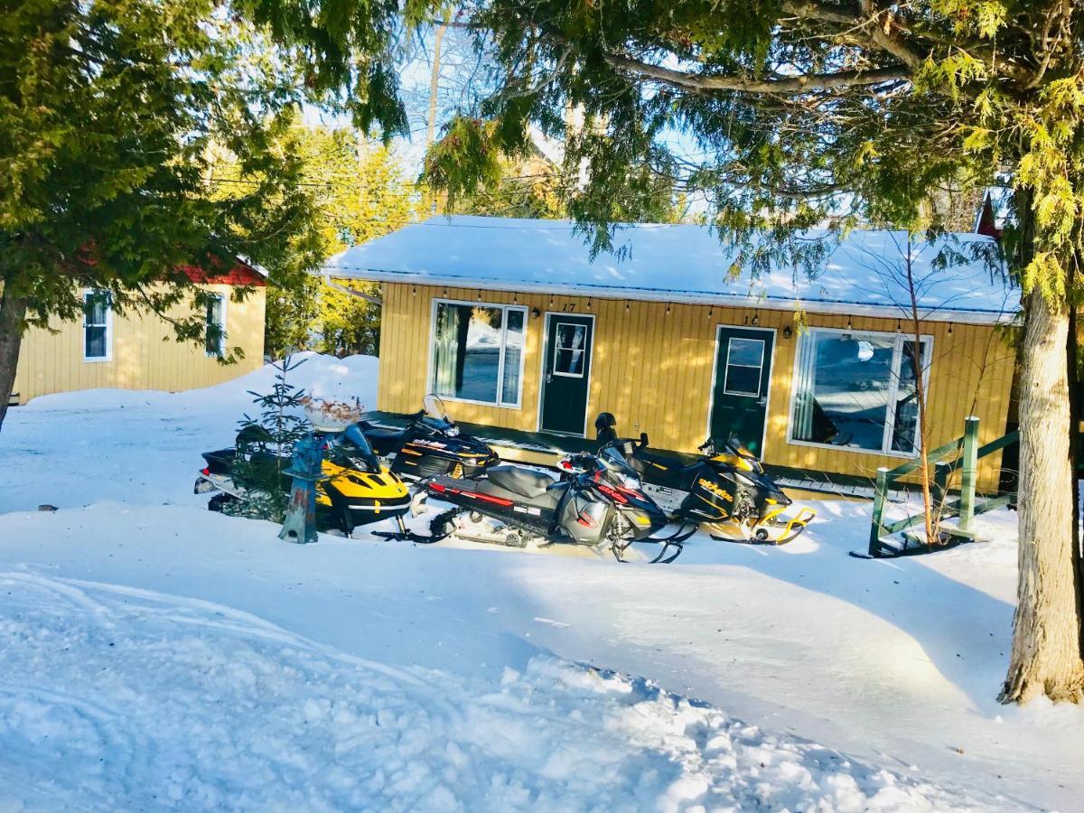 Auberge Et Chalets Sur Le Lac Lac-Mégantic Exterior foto